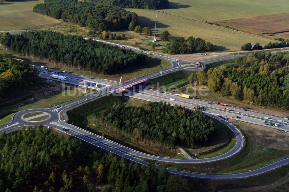 Luftaufnahme Kremmen - Umbau und Erweiterung der Autobahnanschlußstelle AS Kremmen am Autobahndreieck Havelland im Bundesland Brandenburg