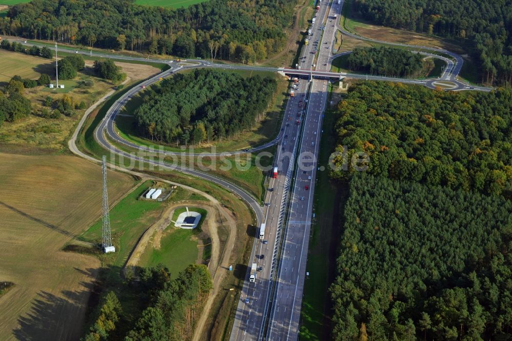Kremmen aus der Vogelperspektive: Umbau und Erweiterung der Autobahnanschlußstelle AS Kremmen am Autobahndreieck Havelland im Bundesland Brandenburg