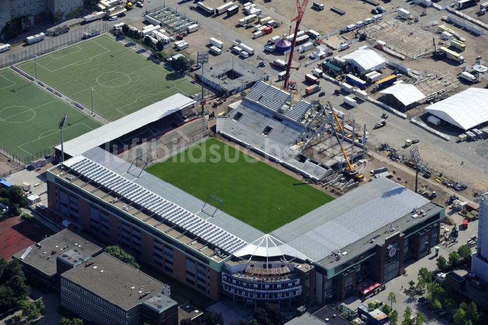 Hamburg von oben - Umbau und Erweiterungs- Baustelle am Millerntor-Stadion / St. Pauli Stadion in Hamburg