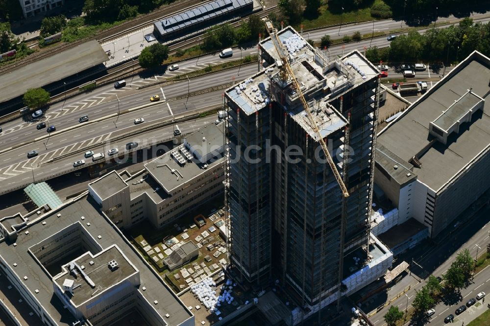Berlin aus der Vogelperspektive: Umbau Hochhaus- Gebäude Steglitzer Kreisel im Bezirk Steglitz in Berlin