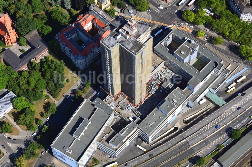 Berlin aus der Vogelperspektive: Umbau Hochhaus- Gebäude Steglitzer Kreisel im Bezirk Steglitz in Berlin