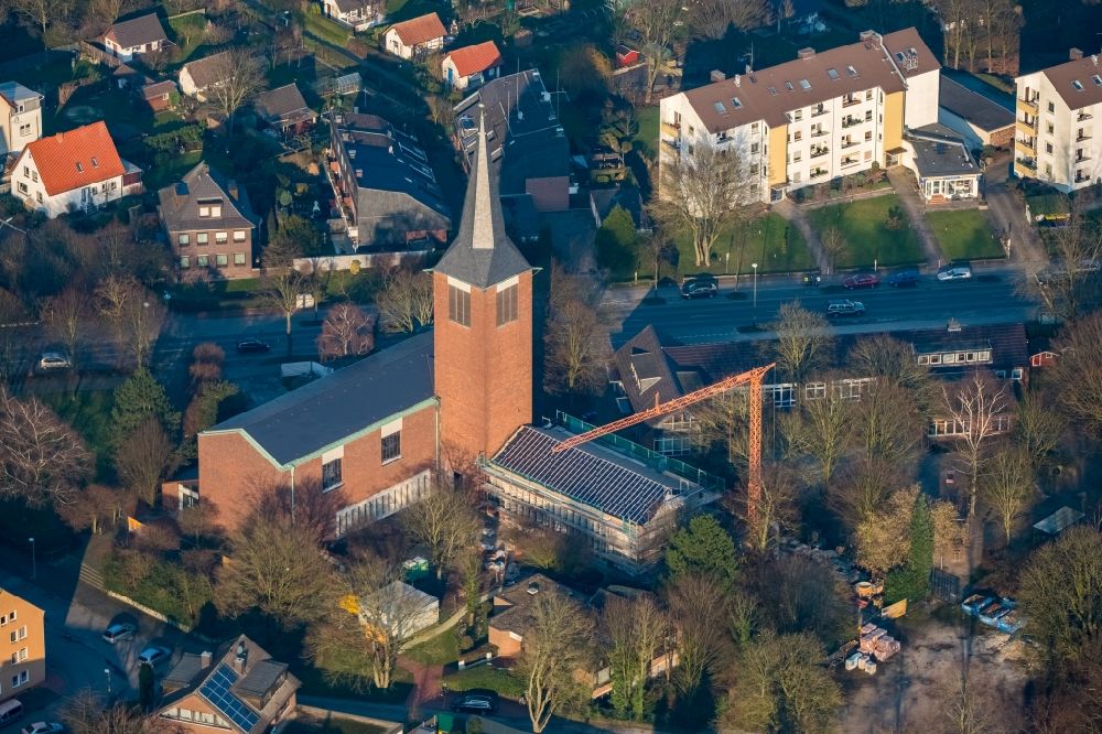 Luftbild Dorsten - Umbau am Kirchengebäude der St.-Johannes-Kirche an der Marler Straße in Dorsten im Bundesland Nordrhein-Westfalen, Deutschland