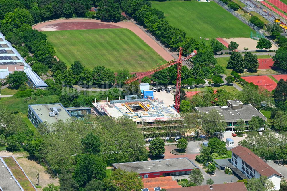 Luftaufnahme Darmstadt - Umbau und Modernisierung des Schulgebäudes Bertolt-Brecht-Schule in Darmstadt im Bundesland Hessen, Deutschland