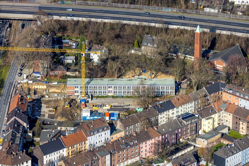 Luftbild Gelsenkirchen - Umbau und Modernisierung des Schulgebäudes Grundschule Kurt-Schumacher-Straße in Gelsenkirchen im Bundesland Nordrhein-Westfalen, Deutschland