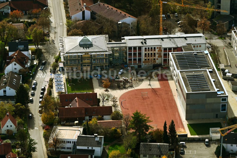 Luftbild Unterföhring - Umbau und Modernisierung des Schulgebäudes der Grundschule in Unterföhring im Bundesland Bayern, Deutschland