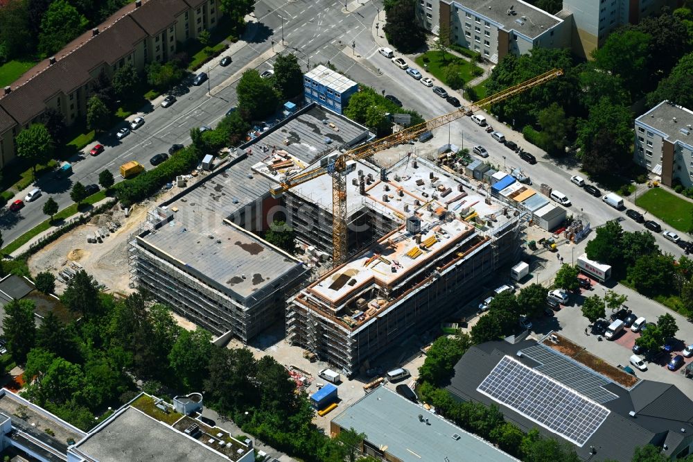 Luftbild München - Umbau und Modernisierung des Schulgebäudes Otto-Steiner-Schule in München im Bundesland Bayern, Deutschland