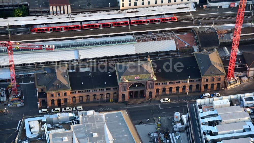 Bonn von oben - Umbau und Sanierung des Hauptbahnhof der Deutschen Bahn in Bonn im Bundesland Nordrhein-Westfalen, Deutschland