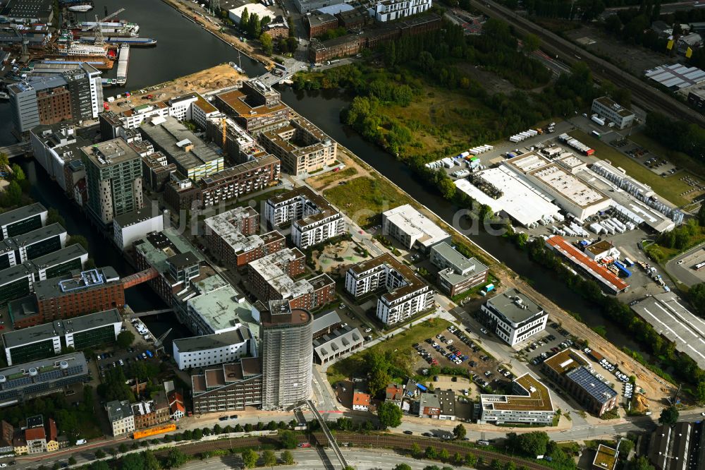 Hamburg aus der Vogelperspektive: Umbau und Sanierung des Hochhaus- Gebäude Channel Tower Hamburg im Gewerbegebiet in Hamburg, Deutschland