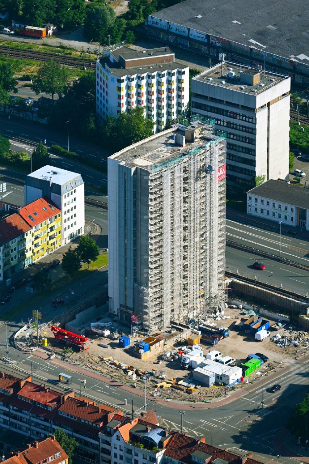 Luftaufnahme Bremen - Umbau und Sanierung des Hochhaus- Gebäude Ehemaliges Bundeswehrhochhaus in Bremen, Deutschland