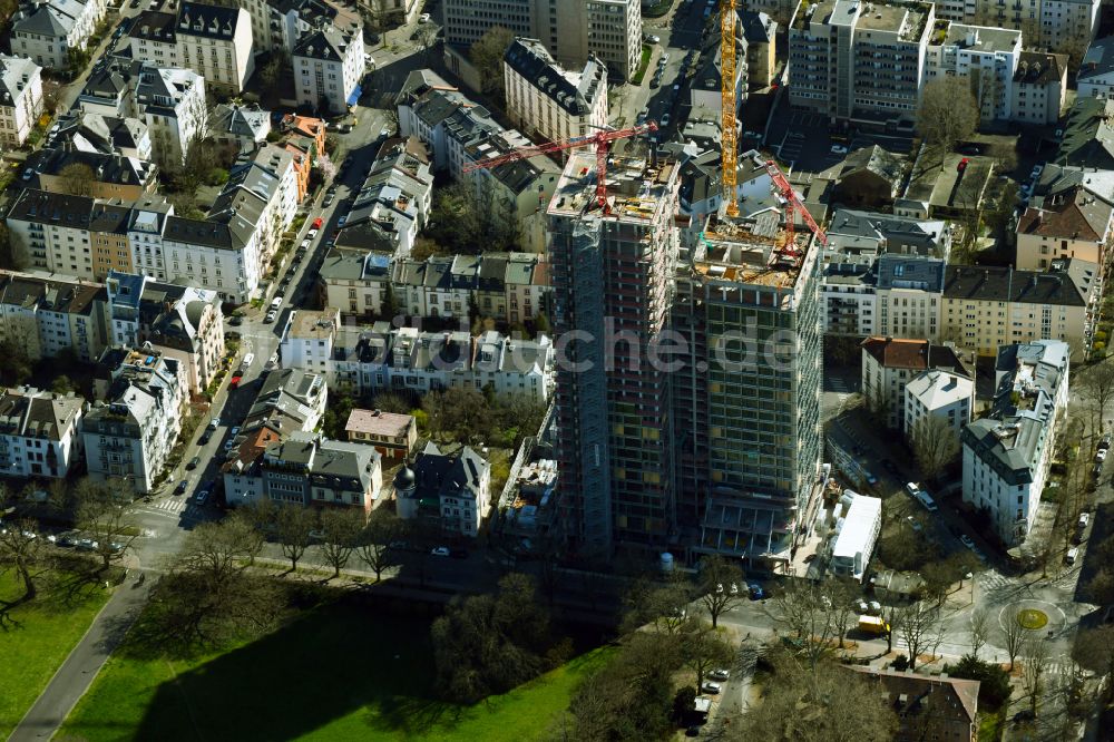 Luftbild Frankfurt am Main - Umbau und Sanierung des Hochhaus- Gebäude 160 PARK VIEW in Frankfurt am Main im Bundesland Hessen, Deutschland