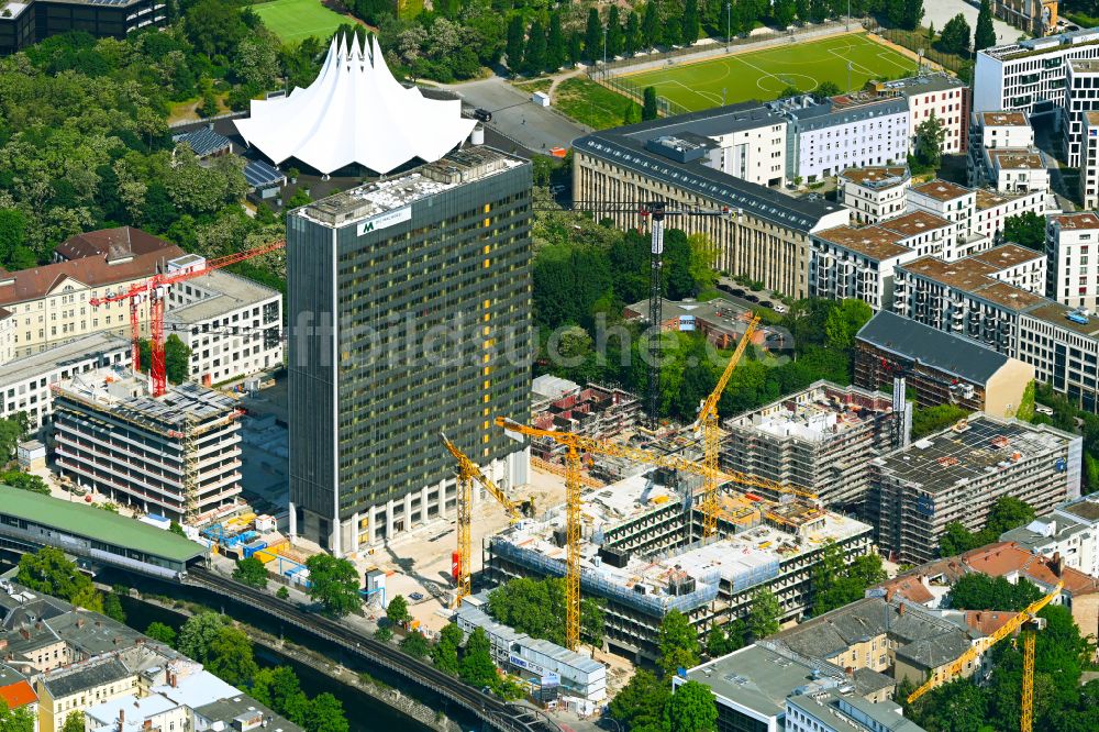 Luftaufnahme Berlin - Umbau und Sanierung des Hochhaus- Gebäude auf dem Postscheckamt-Areal im Ortsteil Kreuzberg in Berlin, Deutschland