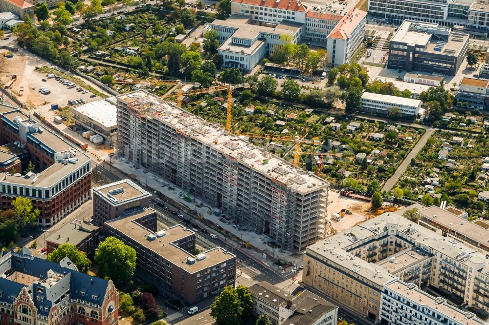 Leipzig von oben - Umbau und Sanierung des Hochhaus- Gebäude an der Prager Straße in Leipzig im Bundesland Sachsen, Deutschland