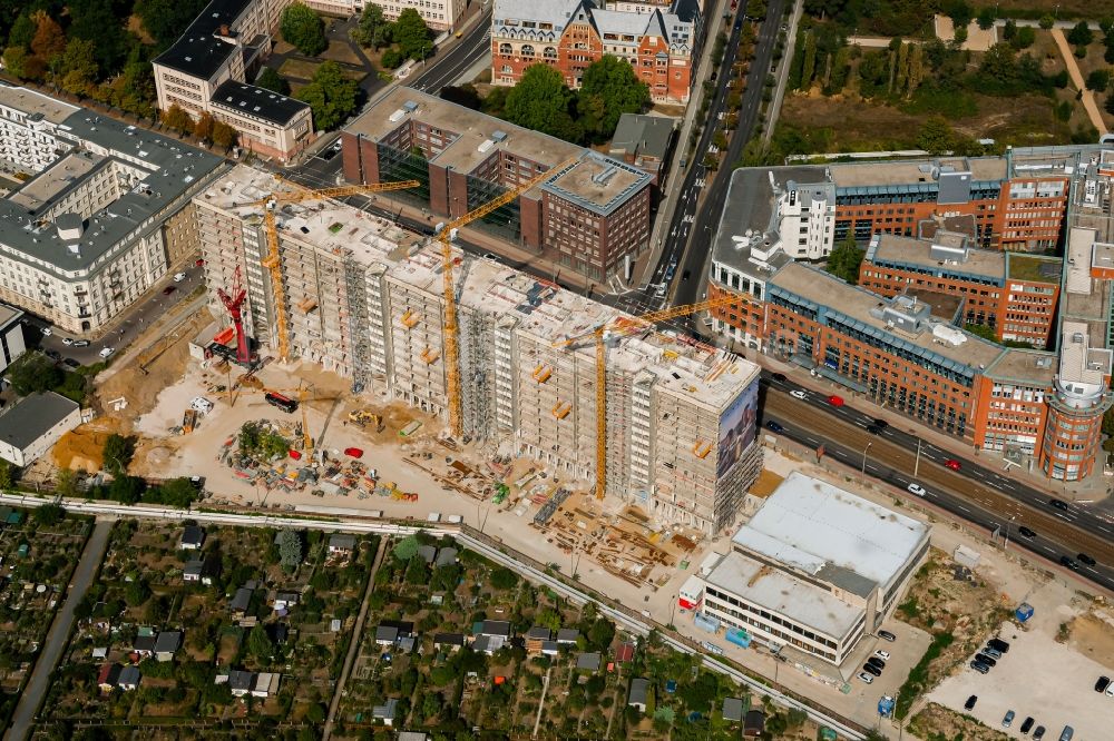 Luftaufnahme Leipzig - Umbau und Sanierung des Hochhaus- Gebäude an der Prager Straße in Leipzig im Bundesland Sachsen, Deutschland