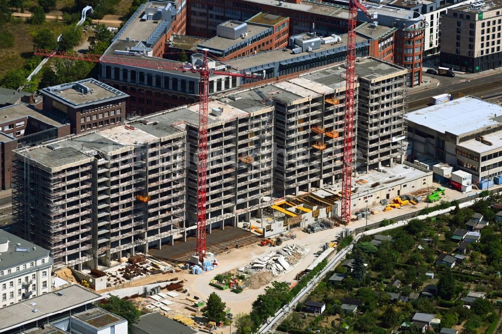 Leipzig von oben - Umbau und Sanierung des Hochhaus- Gebäude an der Prager Straße in Leipzig im Bundesland Sachsen, Deutschland