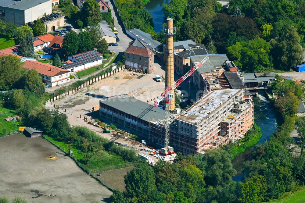 Luftaufnahme Schkeuditz - Umbau und Sanierung des Werksgelände der alten Papierfabrik in Wohngebäude in Schkeuditz im Bundesland Sachsen, Deutschland