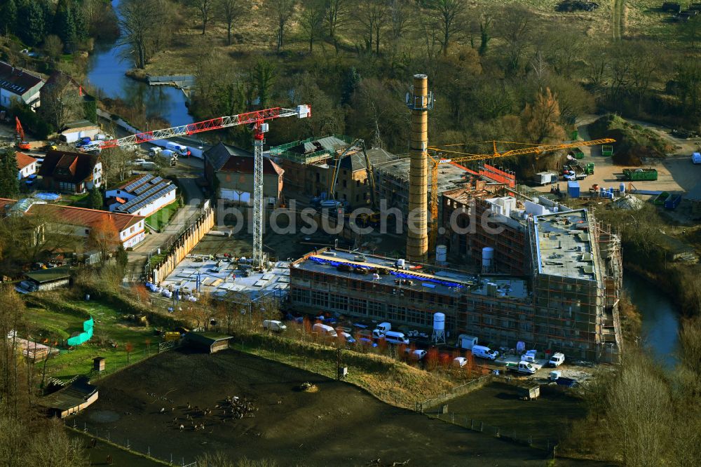 Schkeuditz von oben - Umbau und Sanierung des Werksgelände der alten Papierfabrik in Wohngebäude in Schkeuditz im Bundesland Sachsen, Deutschland