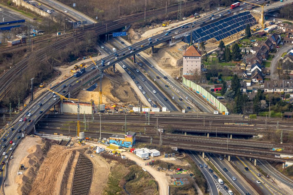 Duisburg von oben - Umbau uns Sanierung Autobahnkreuz Kaiserberg in Duisburg im Bundesland Nordrhein-Westfalen