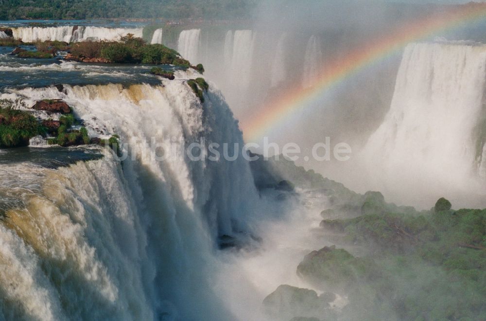 Iguazu von oben - UNESCO-Welterbe Wasserfall der Iguazu- Wasserfälle in der Provinz Parana in Brasilien
