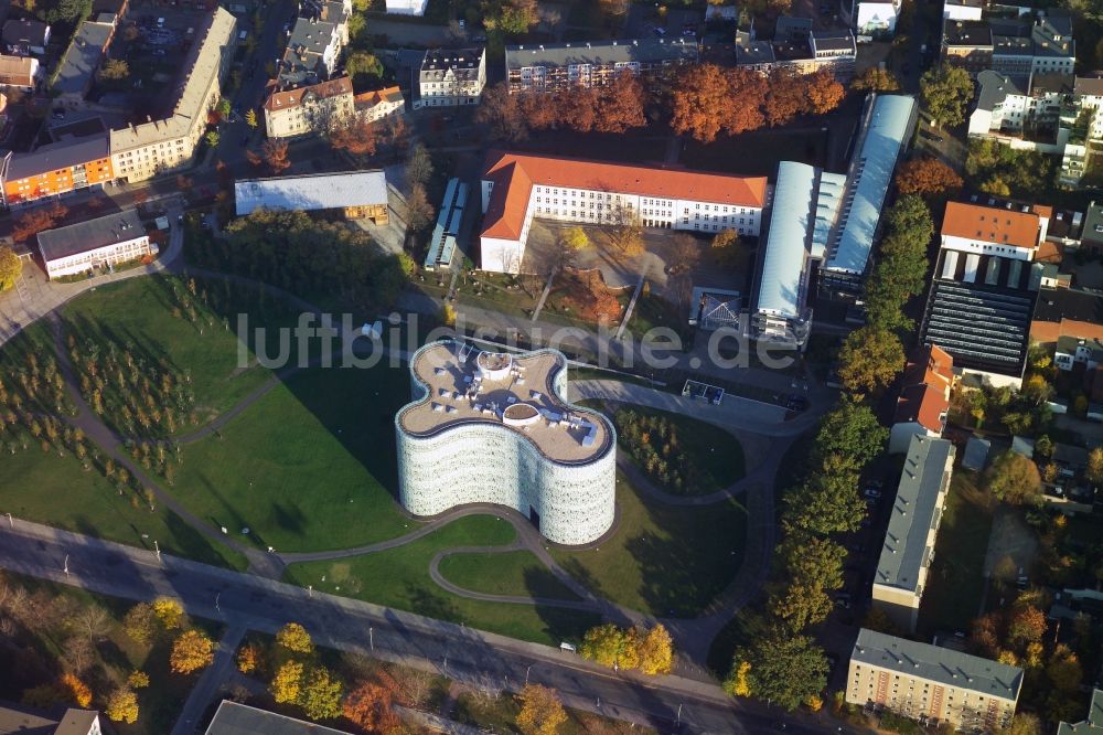 Cottbus aus der Vogelperspektive: Universitätsbibliothek im IKMZ auf dem Campus der BTU Cottbus im Bundesland Brandenburg