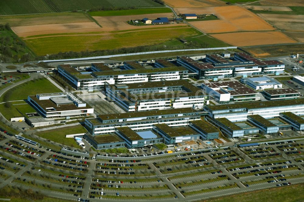 Abstatt aus der Vogelperspektive: Unternehmen- Verwaltungsgebäude Bosch Engineering GmbH in Abstatt im Bundesland Baden-Württemberg, Deutschland