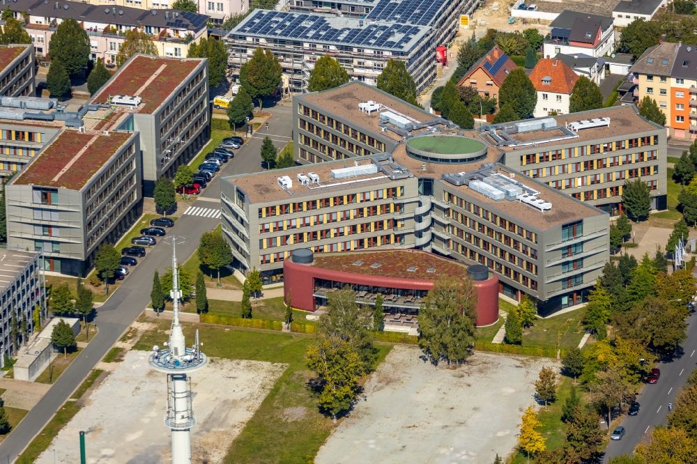 Luftaufnahme Paderborn - Unternehmen- Verwaltungsgebäude der dSPACE GmbH an der Rathenaustraße in Paderborn im Bundesland Nordrhein-Westfalen, Deutschland