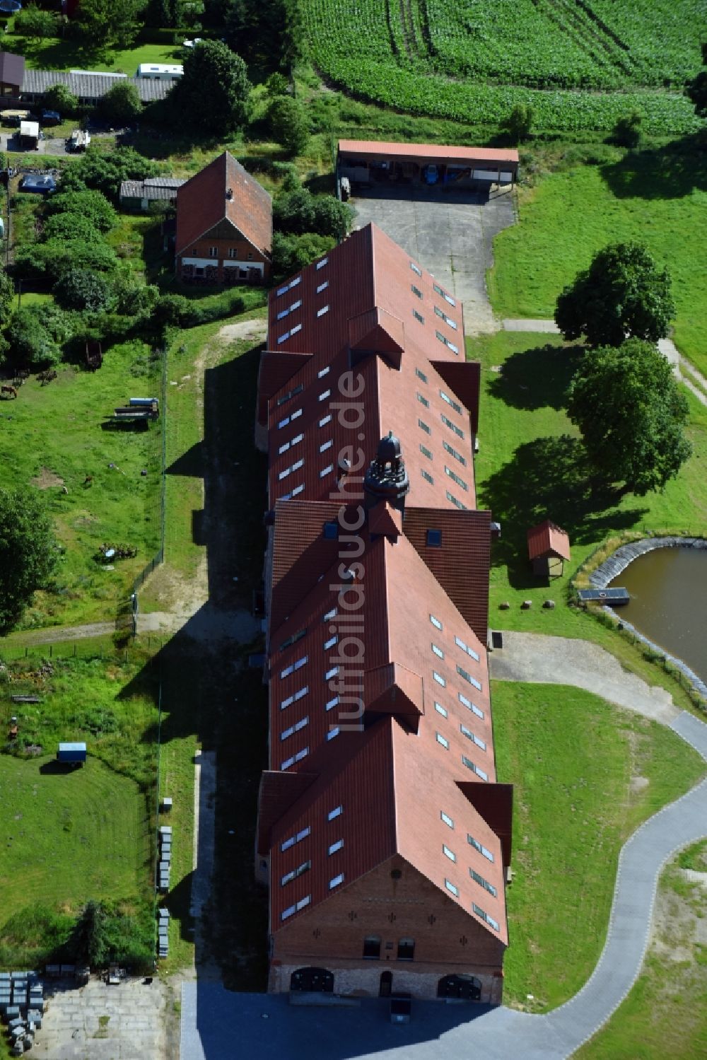 Luftbild Brahlstorf - Unternehmen- Verwaltungsgebäude Lunge Lauf- und Sportschuh GmbH in Brahlstorf im Bundesland Mecklenburg-Vorpommern, Deutschland
