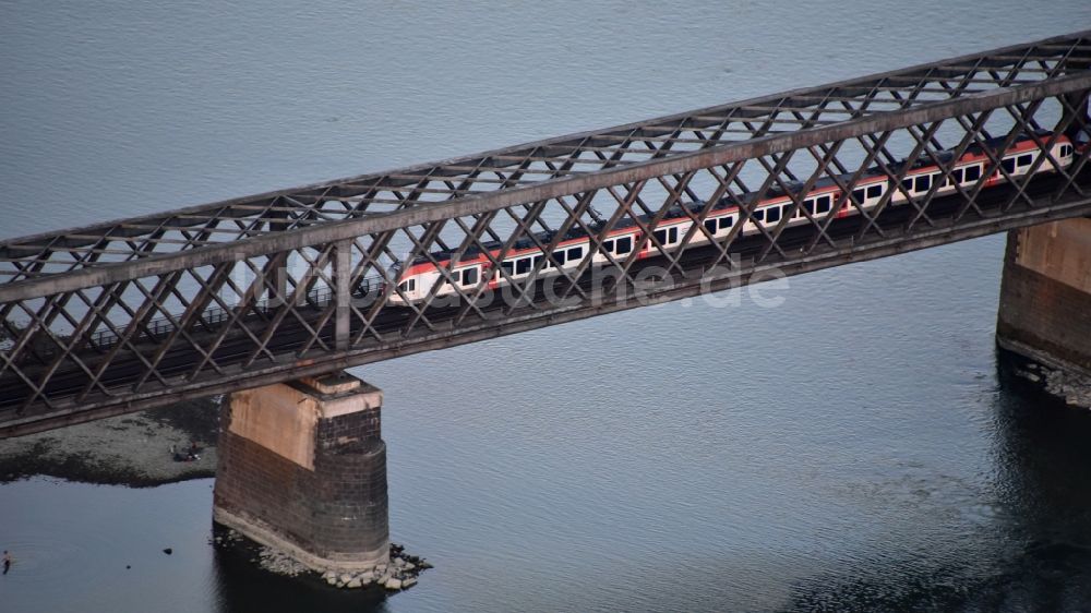 Luftbild Urmitz - Urmitzer Eisenbahnbrücke über den Rhein im Bundesland Rheinland-Pfalz, Deutschland