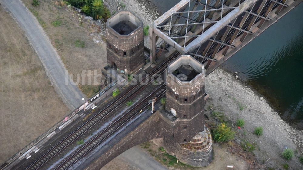 Luftaufnahme Urmitz - Urmitzer Eisenbahnbrücke über den Rhein im Bundesland Rheinland-Pfalz, Deutschland