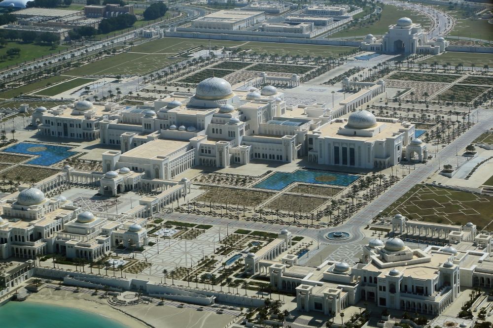 Luftbild Abu Dhabi - VAE Präsidentenpalast auf der Halbinsel Ras Al Akhdar im Persischen Golf in Abu Dhabi in Vereinigte Arabische Emirate