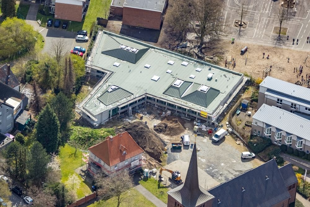Hamm von oben - Veranstaltungshalle Haus der Begegnung für die Gemeinde und Ganztagsschule in Hamm im Bundesland Nordrhein-Westfalen, Deutschland