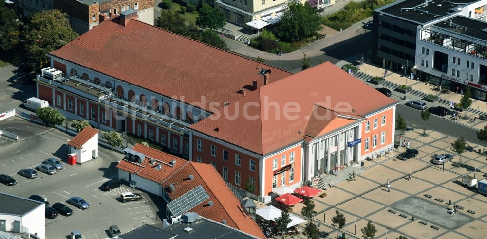 Rathenow von oben - Veranstaltungshalle Kulturzentrum Rathenow GmbH in Rathenow im Bundesland Brandenburg, Deutschland