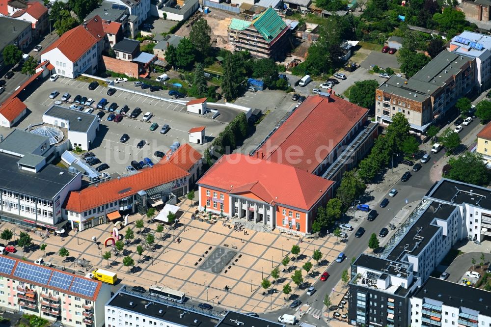 Luftaufnahme Rathenow - Veranstaltungshalle Kulturzentrum Rathenow GmbH in Rathenow im Bundesland Brandenburg, Deutschland
