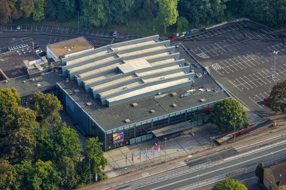 Siegen von oben - Veranstaltungshalle Siegerlandhalle in Siegen im Bundesland Nordrhein-Westfalen, Deutschland