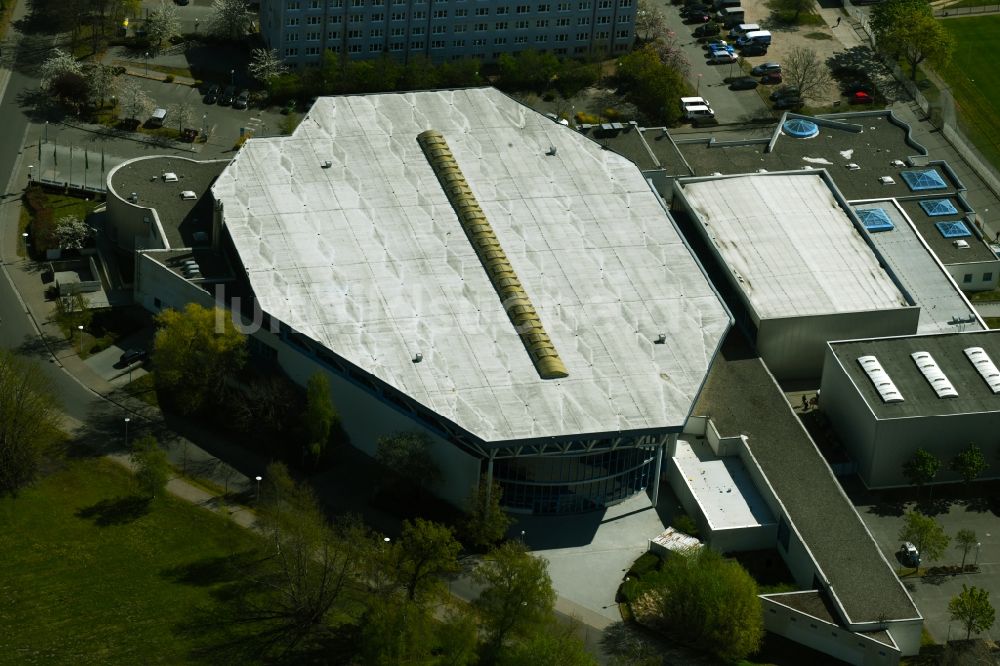Luftbild Neubrandenburg - Veranstaltungshalle - Stadthalle an der Parkstraße in Neubrandenburg im Bundesland Mecklenburg-Vorpommern, Deutschland