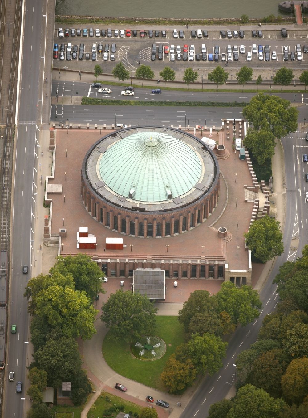 Luftbild Düsseldorf - Veranstaltungshalle Tonhalle in Düsseldorf im Bundesland Nordrhein-Westfalen, Deutschland