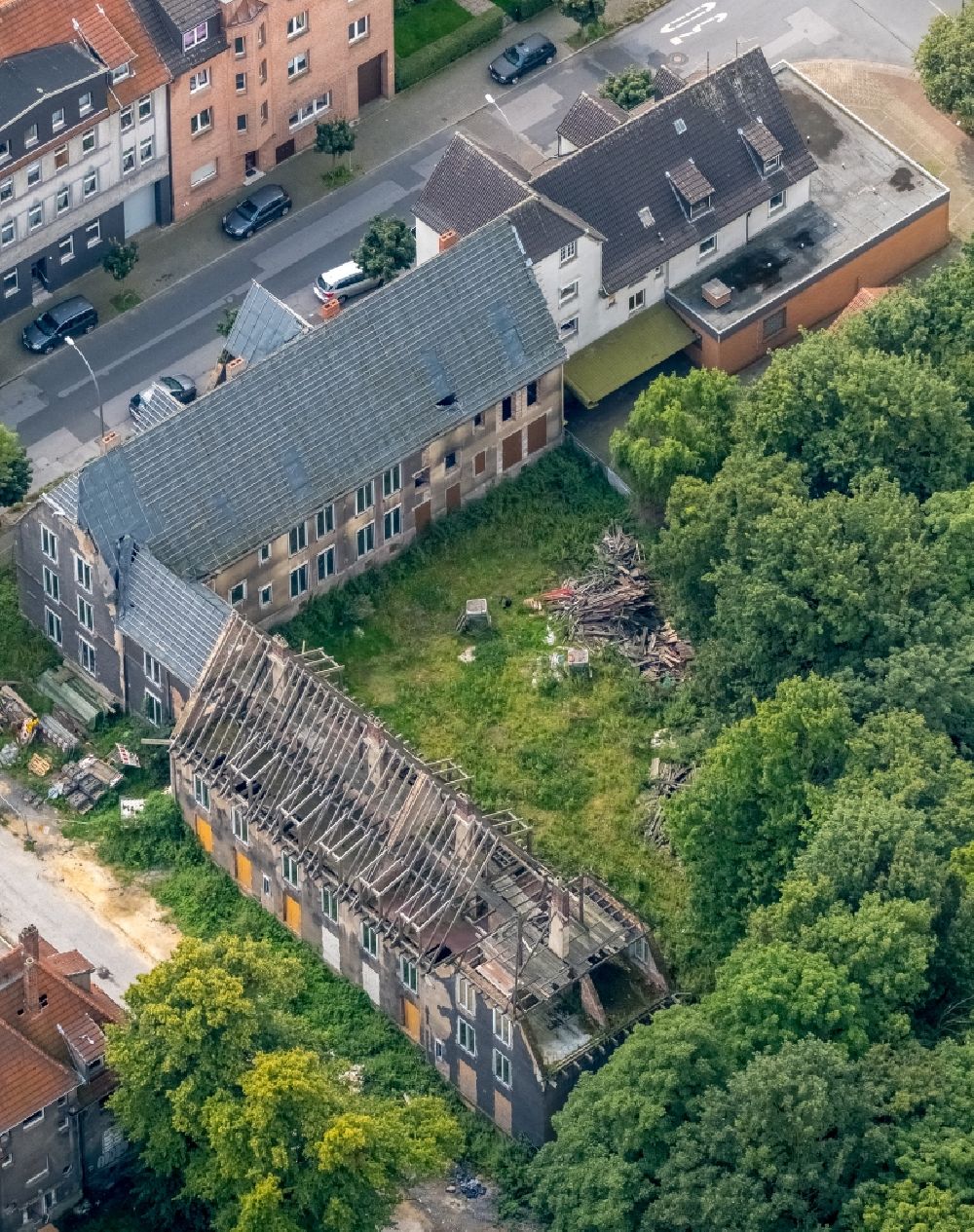Luftbild Gladbeck - Verfall von Häusern der ehemaligen Zechensiedlung der Gladbecker Zeche Zweckel in Gladbeck im Bundesland Nordrhein-Westfalen