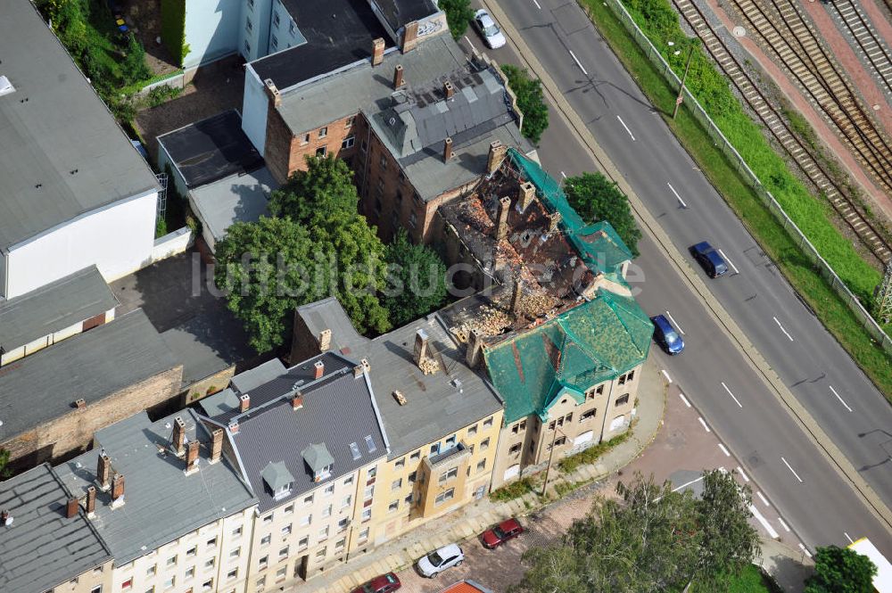 Luftaufnahme Halle an der Saale - Verfallene Altbauten in der Dzondistraße im Medizinerviertel in Halle