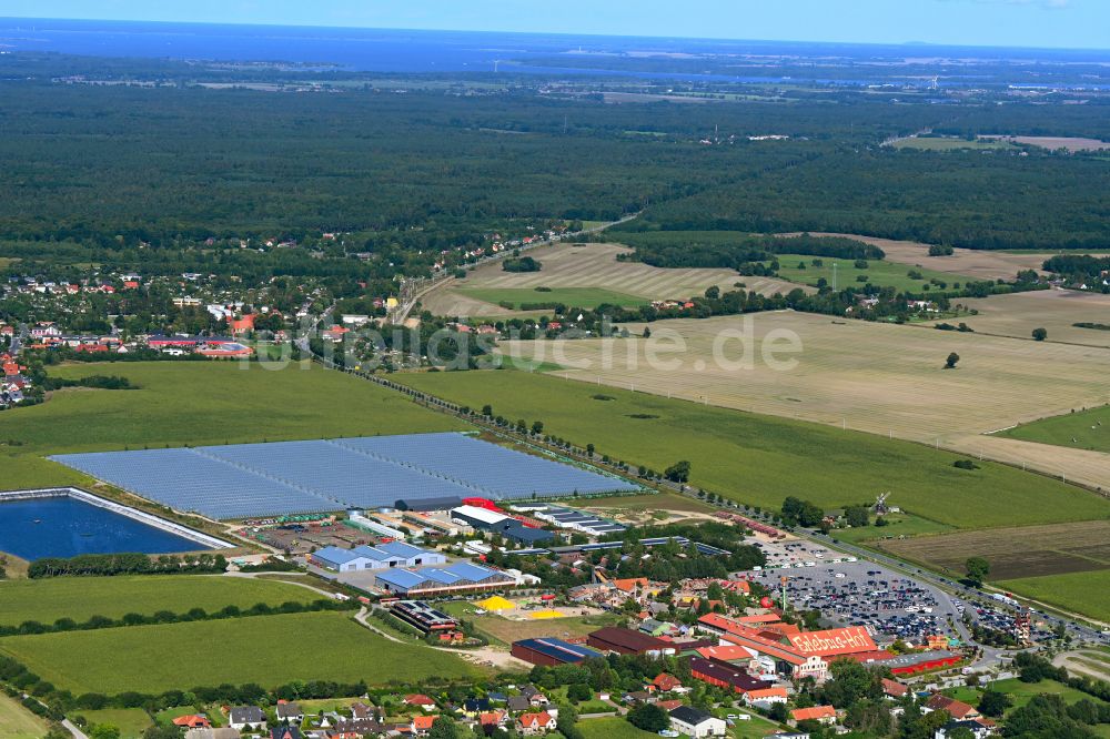 Luftaufnahme Rövershagen - Vergnügungspark Karls Erlebnishof in Rövershagen im Bundesland Mecklenburg-Vorpommern, Deutschland