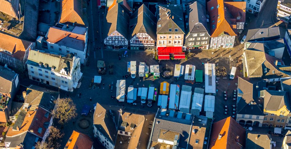Luftbild Unna - Verkaufs- und Imbissstände und Handelsbuden auf dem Marktplatz in Unna im Bundesland Nordrhein-Westfalen, Deutschland