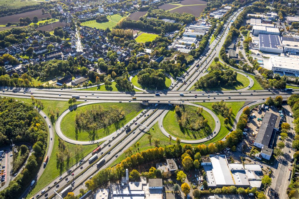 Bochum aus der Vogelperspektive: Verkehrsführung am Autobahnkreuz der BAB A40 und der BAB A43 in Bochum im Bundesland Nordrhein-Westfalen, Deutschland