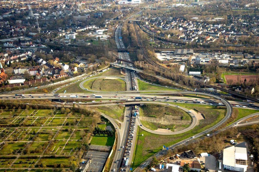 Herne von oben - Verkehrsführung am Autobahnkreuz der BAB A42 A43 „Kreuz Herne“ in Herne im Bundesland Nordrhein-Westfalen, Deutschland