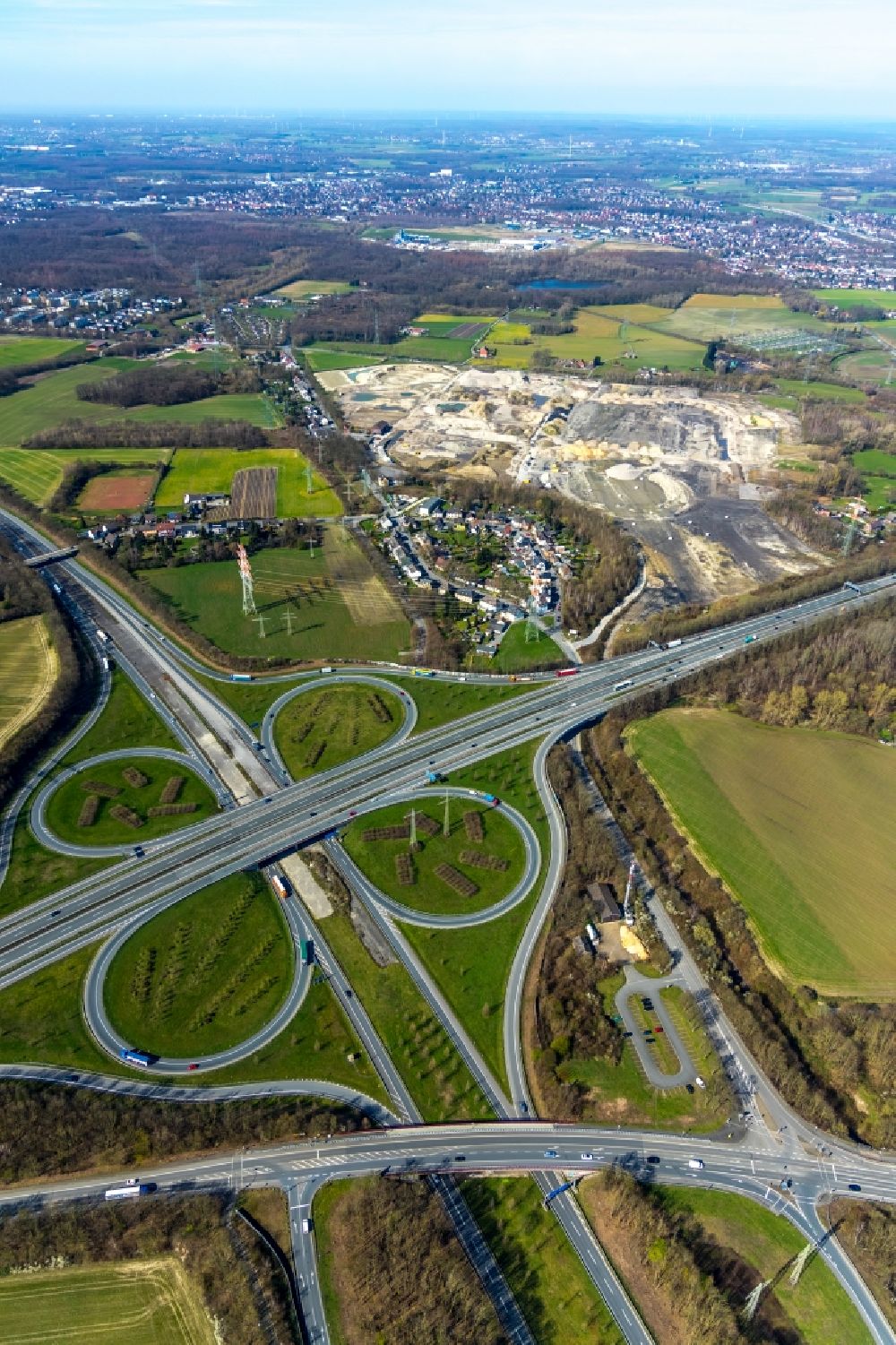 Luftbild Dortmund - Verkehrsführung am Autobahnkreuz der BAB A42 - 45 im Ortsteil Bodelschwingh in Dortmund im Bundesland Nordrhein-Westfalen, Deutschland