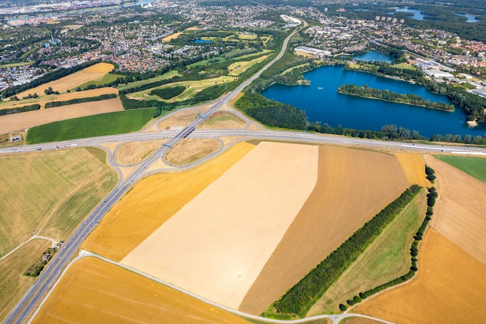 Luftbild Duisburg - Verkehrsführung am Autobahnkreuz der BAB A59 - 524 im Ortsteil Rahm in Duisburg im Bundesland Nordrhein-Westfalen, Deutschland