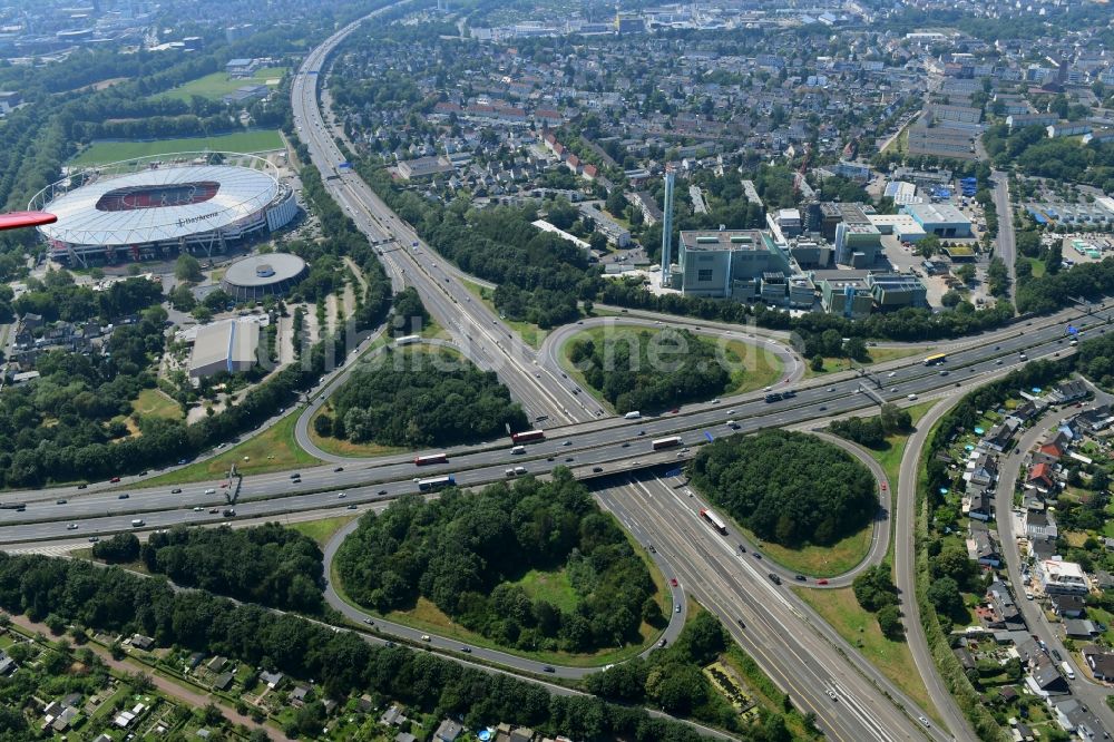 Luftbild Leverkusen - Verkehrsführung am Autobahnkreuz der BAB A1 und A3 im Ortsteil Wiesdorf in Leverkusen im Bundesland Nordrhein-Westfalen, Deutschland