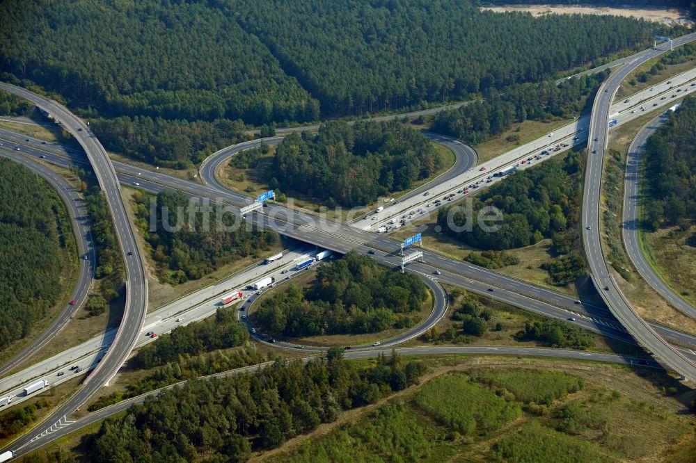 Luftbild Schönefeld - Verkehrsführung am Autobahnkreuz der BAB A10 - E36 Schönefelder Kreuz in Schönefeld im Bundesland Brandenburg