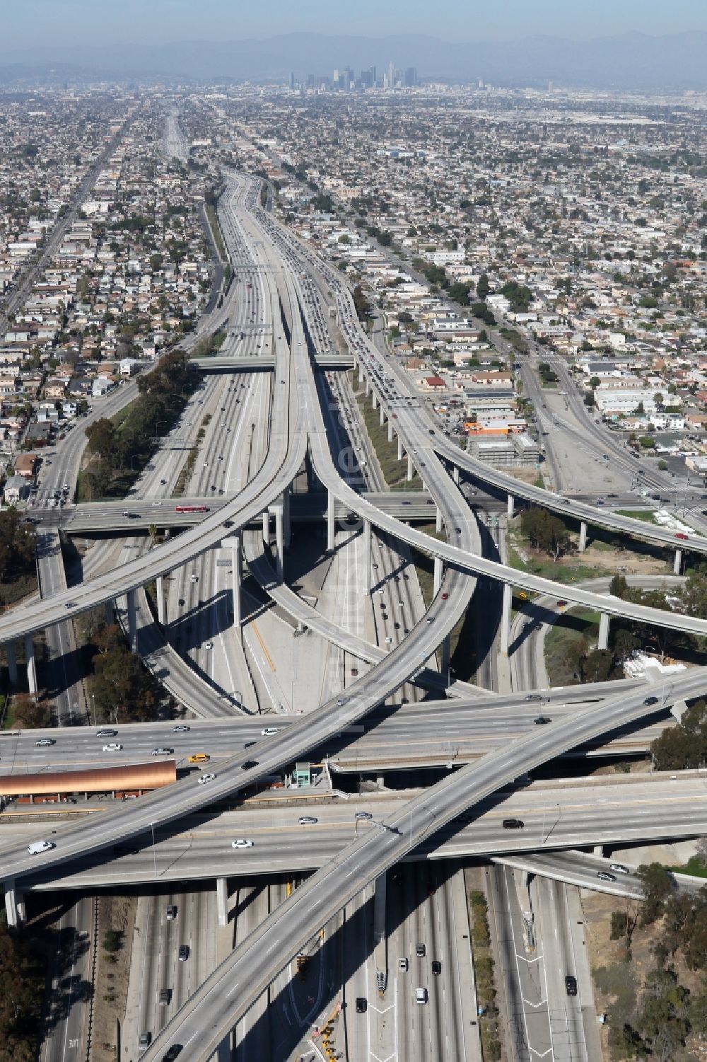Luftbild Los Angeles - Verkehrsführung am Autobahnkreuz der Harbor Gateway North in Los Angeles in Kalifornien, USA