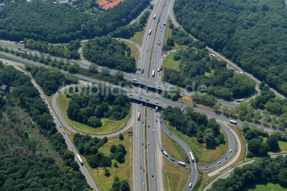 Luftbild Köln - Verkehrsführung am Autobahnkreuz Köln- Süd der BAB A555 - A4 im Ortsteil Rodenkirchen in Köln im Bundesland Nordrhein-Westfalen, Deutschland