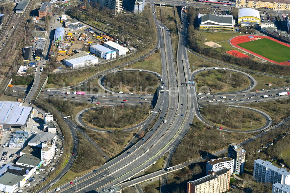 Luftbild Berlin - Verkehrsführung am Autobahnkreuz der BAB A100 zur A103 Kreuz Schöneberg in Berlin, Deutschland