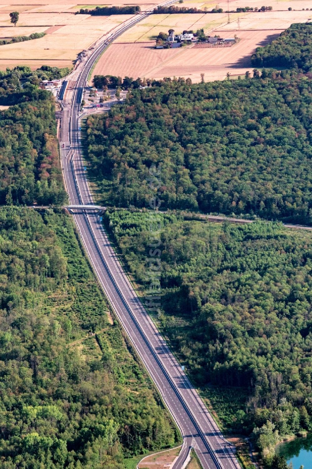 Luftbild Kippenheim - Verkehrsunfall mit Autobahn- Stau im Streckenverlauf der A5 und Vollsperrung in im Bundesland Baden-Württemberg, Deutschland