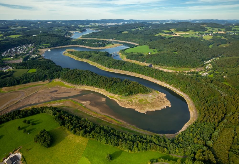 Olpe von oben - Verlauf der Bigge und Ansicht der Biggetalsperre in Olpe im Bundesland Nordrhein-Westfalen